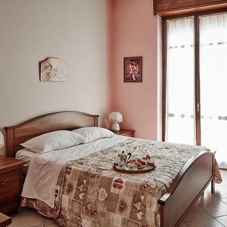 Terrazza Di Alfieri - Alloggio Con Terrazza Privata Nel Centro Di Asti Exterior foto