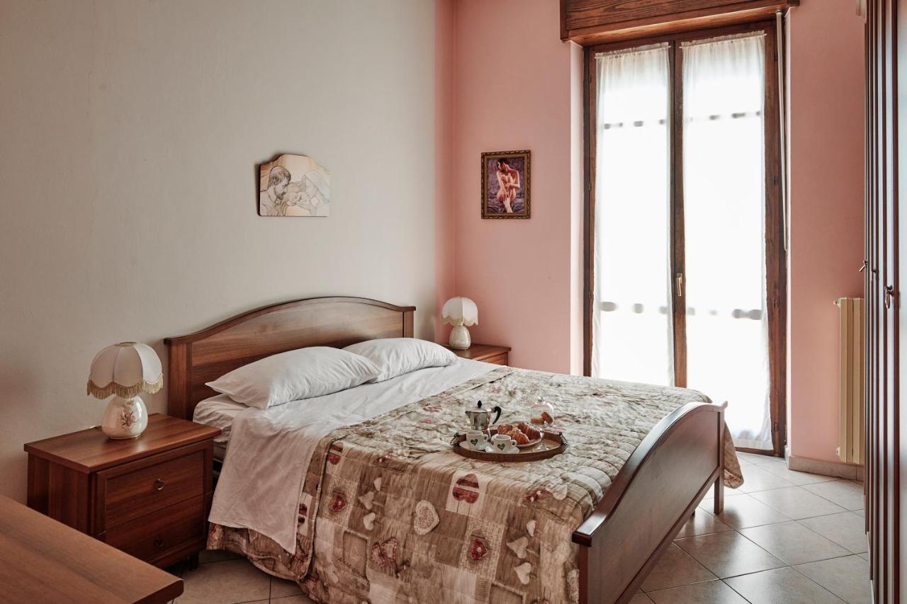 Terrazza Di Alfieri - Alloggio Con Terrazza Privata Nel Centro Di Asti Exterior foto